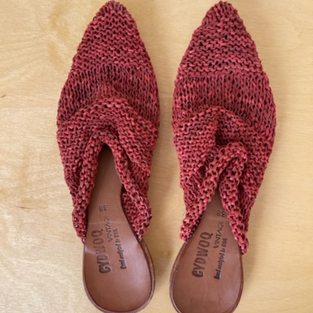 Women's CYDWOQ Vintage Knit Mule. women's 8. EU 38